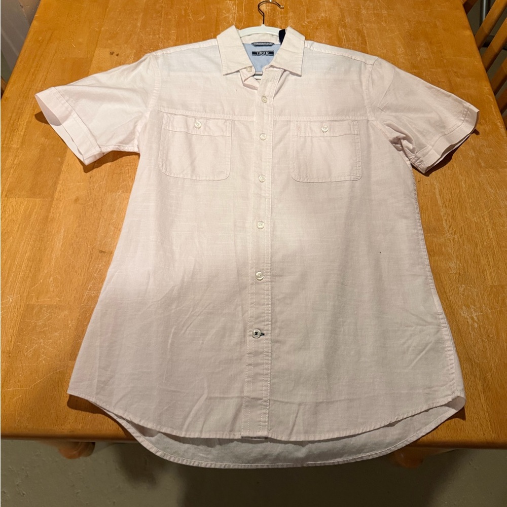 Izod Men's Light Pink Short Sleeve Button Down Shirt